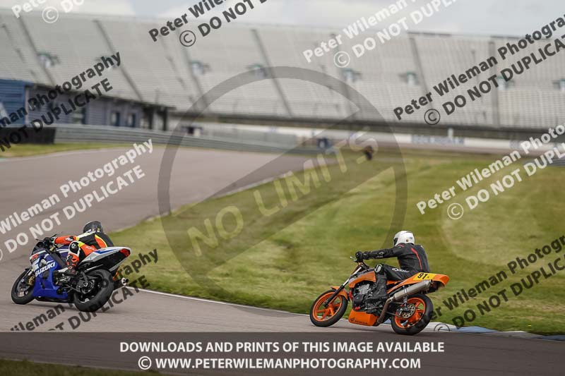 Rockingham no limits trackday;enduro digital images;event digital images;eventdigitalimages;no limits trackdays;peter wileman photography;racing digital images;rockingham raceway northamptonshire;rockingham trackday photographs;trackday digital images;trackday photos